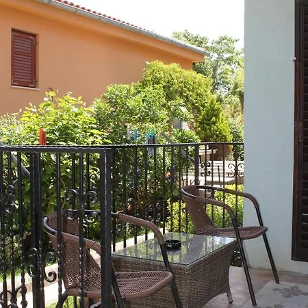 Konukevi And With Parking Space