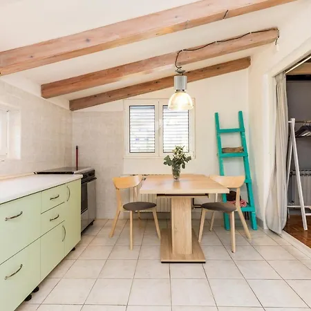 Guest house And With Parking Space 3*