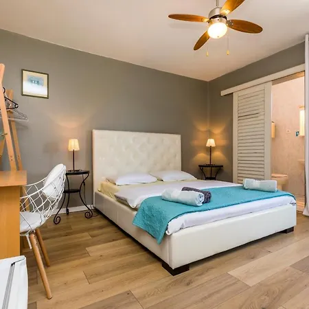 And With Parking Space 3* Mali Losinj