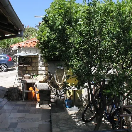 Pensión And With Parking Space
