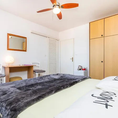 And With Parking Space Guest house Mali Losinj