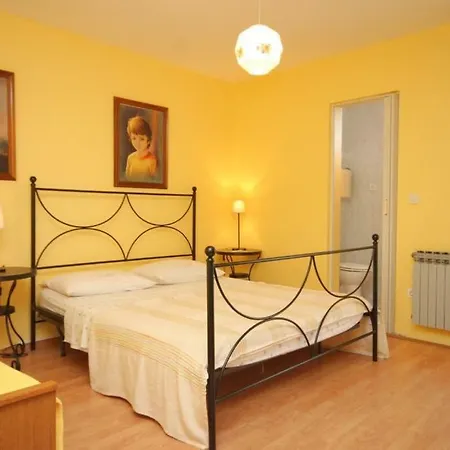 And With Parking Space Konukevi 3*