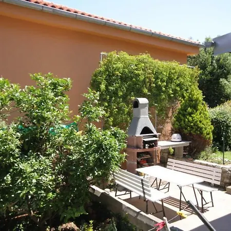 Guest house And With Parking Space 3*