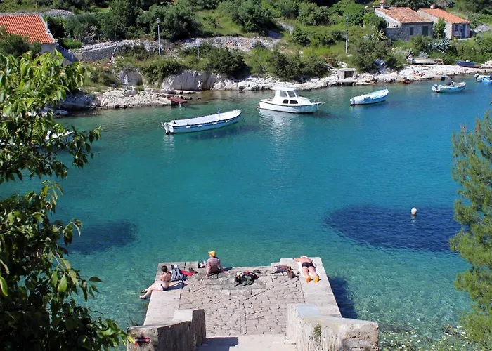 And With Parking Space Guest house Mali Losinj