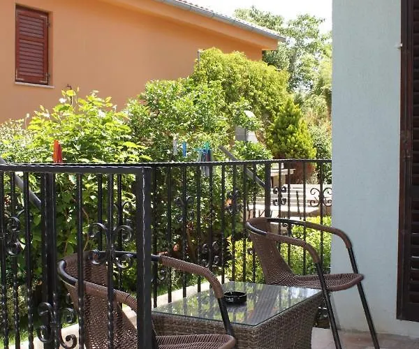 Guest house And With Parking Space