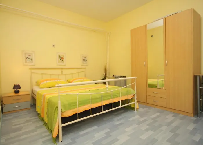 Guest house And With Parking Space Mali Losinj